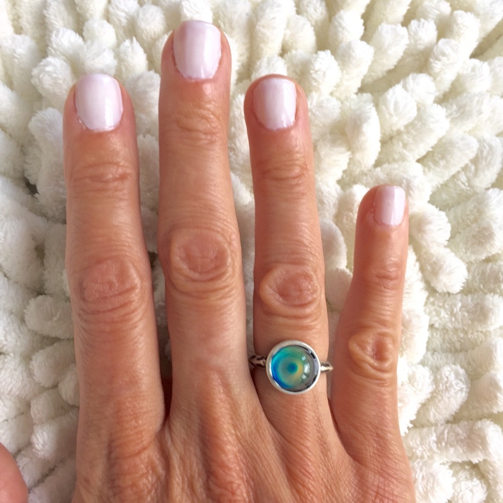 HAMMERED BAND STATEMENT MOOD RING - Picture 2 of 6